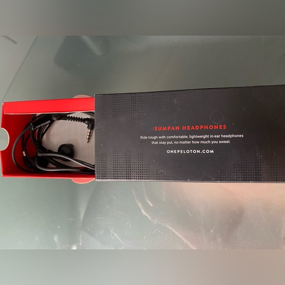 Peloton Urbanears Sumpan Earbuds - Picture 3 of 6